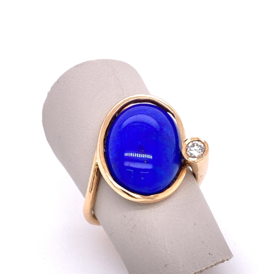 Beautiful 14K Gold Ring with Diamond & Deep Blue Lapis Lazuli (18,0x13,5mm Oval)